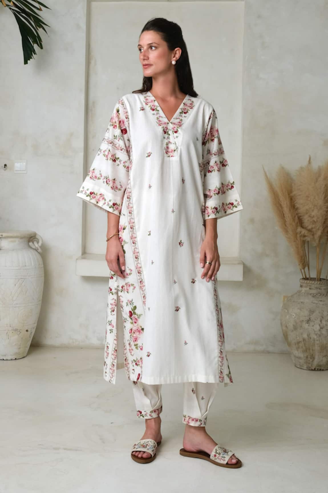 Roza Vintage Rose Print Phiran Kurta With Pant