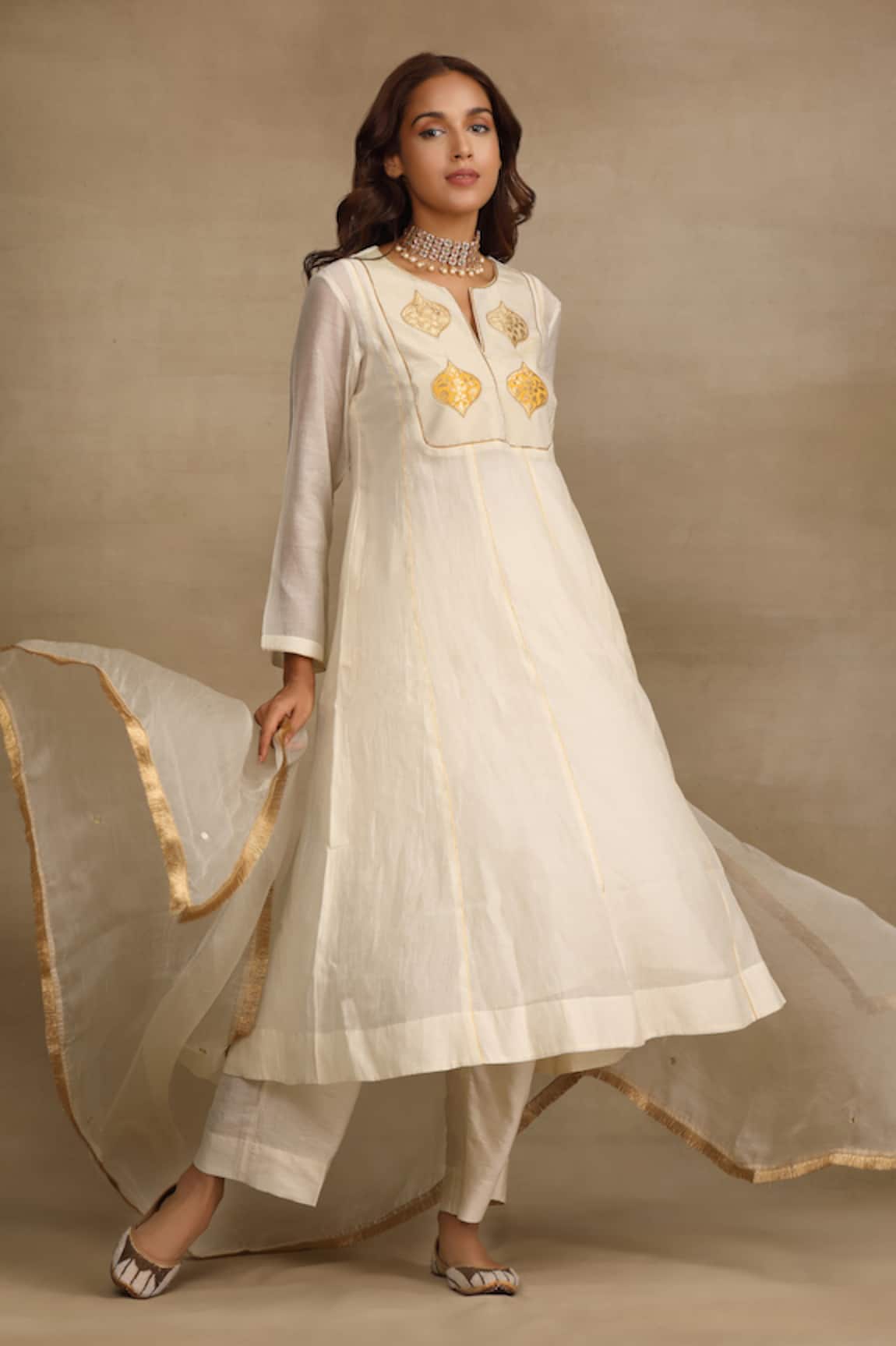 Trendy Tokari Floral Brocade Pattern Yoke Kurta Pant Set