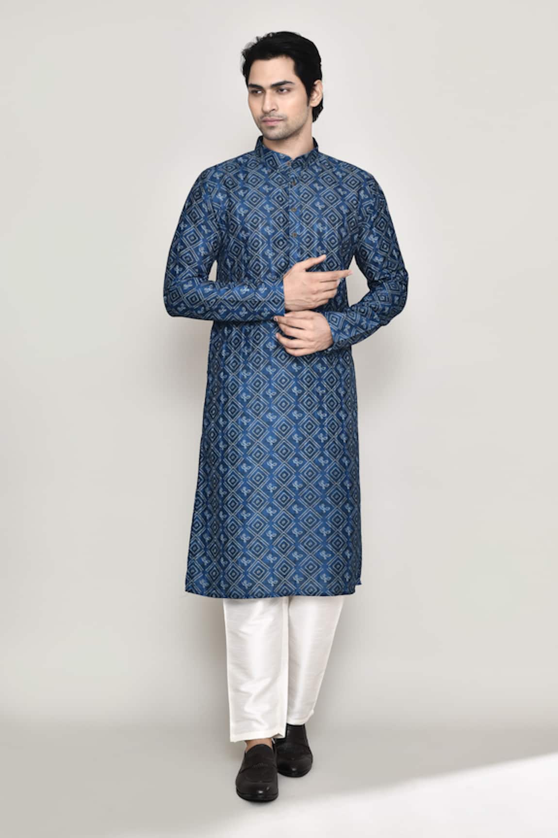 Arihant Rai Sinha Bandhani Jaal Print Kurta With Pant 