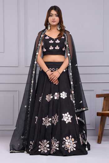 Yuvraani Jaipur Floral Mirror Embroidered Blouse & Lehenga Set 