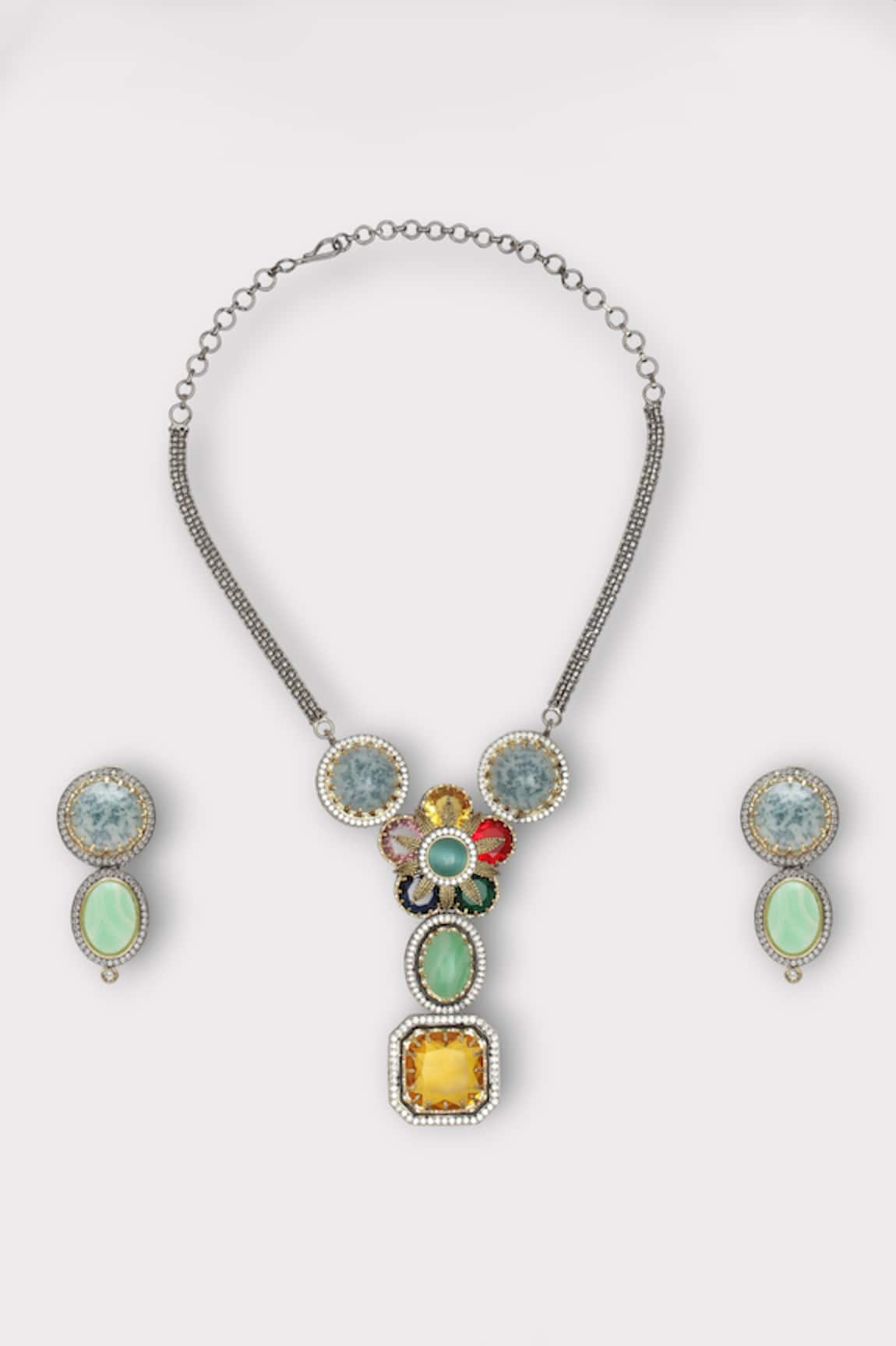 Zaza By Somya Exquisite Floral Stone Studded Pendant Necklace Set