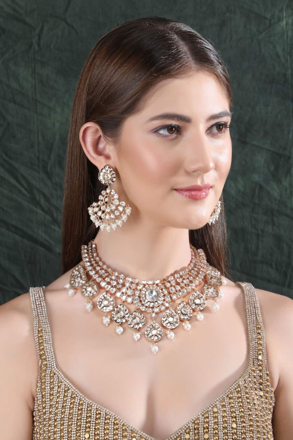 Auraa Trends Kundan Embellished Necklace With Earrings 