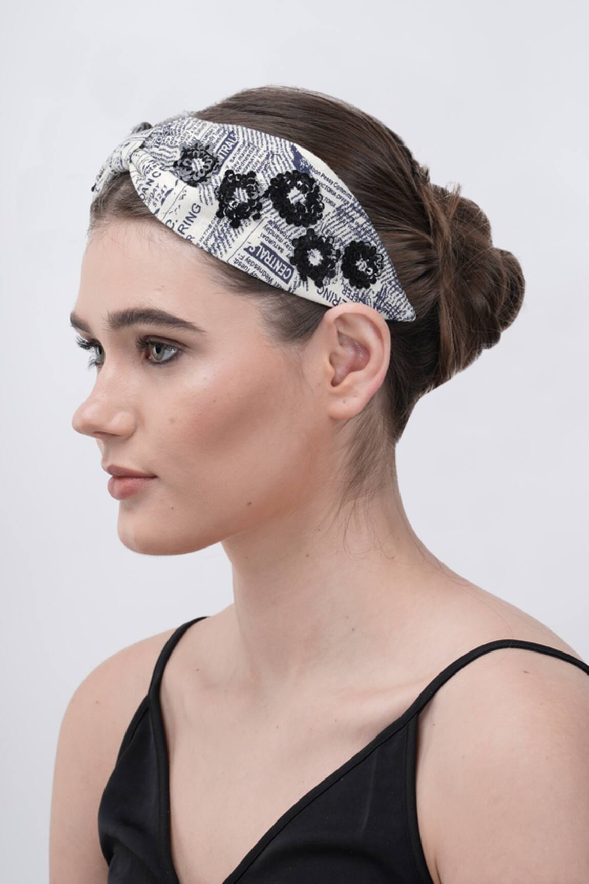 Moyolu Monochrome Magic Embroidered Hair Band 