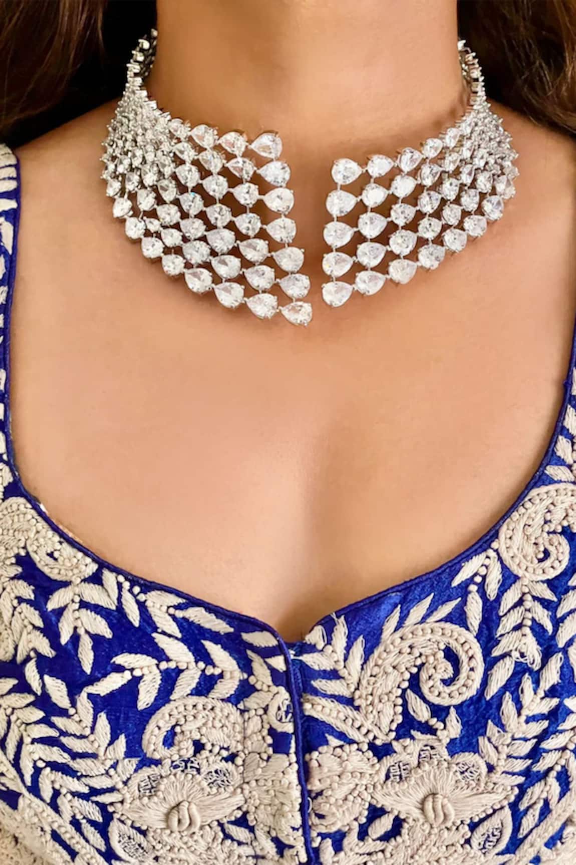 PRERTO Tear Drop Cutwork Swarovski Choker Set