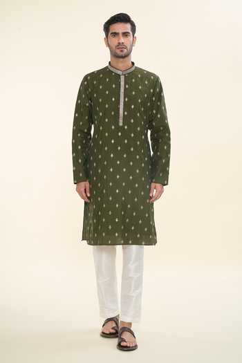 Rng Safawala Thread Embroidered Kurta With Pant