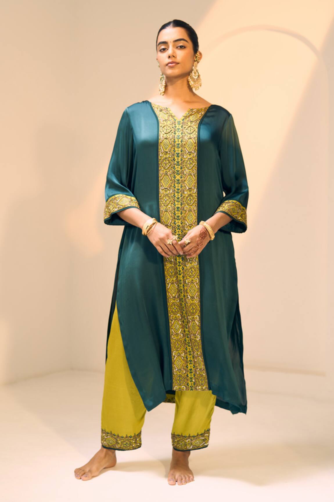 Sarang Kaur Seerat Geometric Embroidered Kurta With Pant