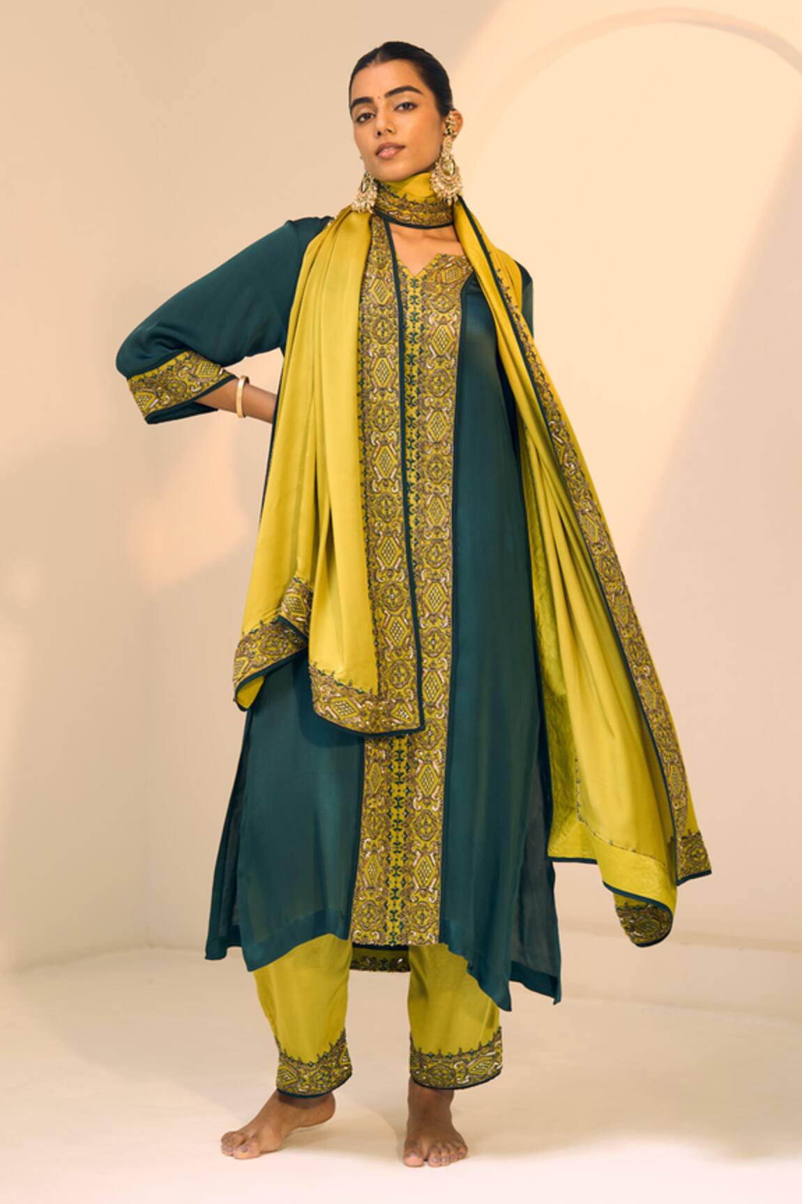 Sarang Kaur Seerat Geometric Embroidered Dupatta