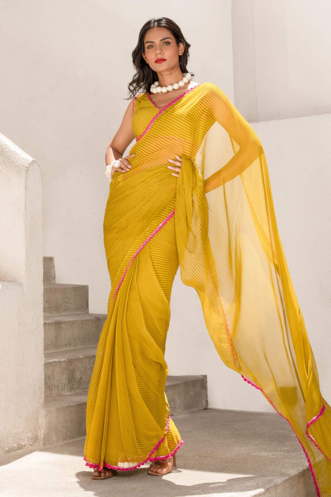 Pallavi Jaipur Diagonal Stripe Print Saree With Blouse