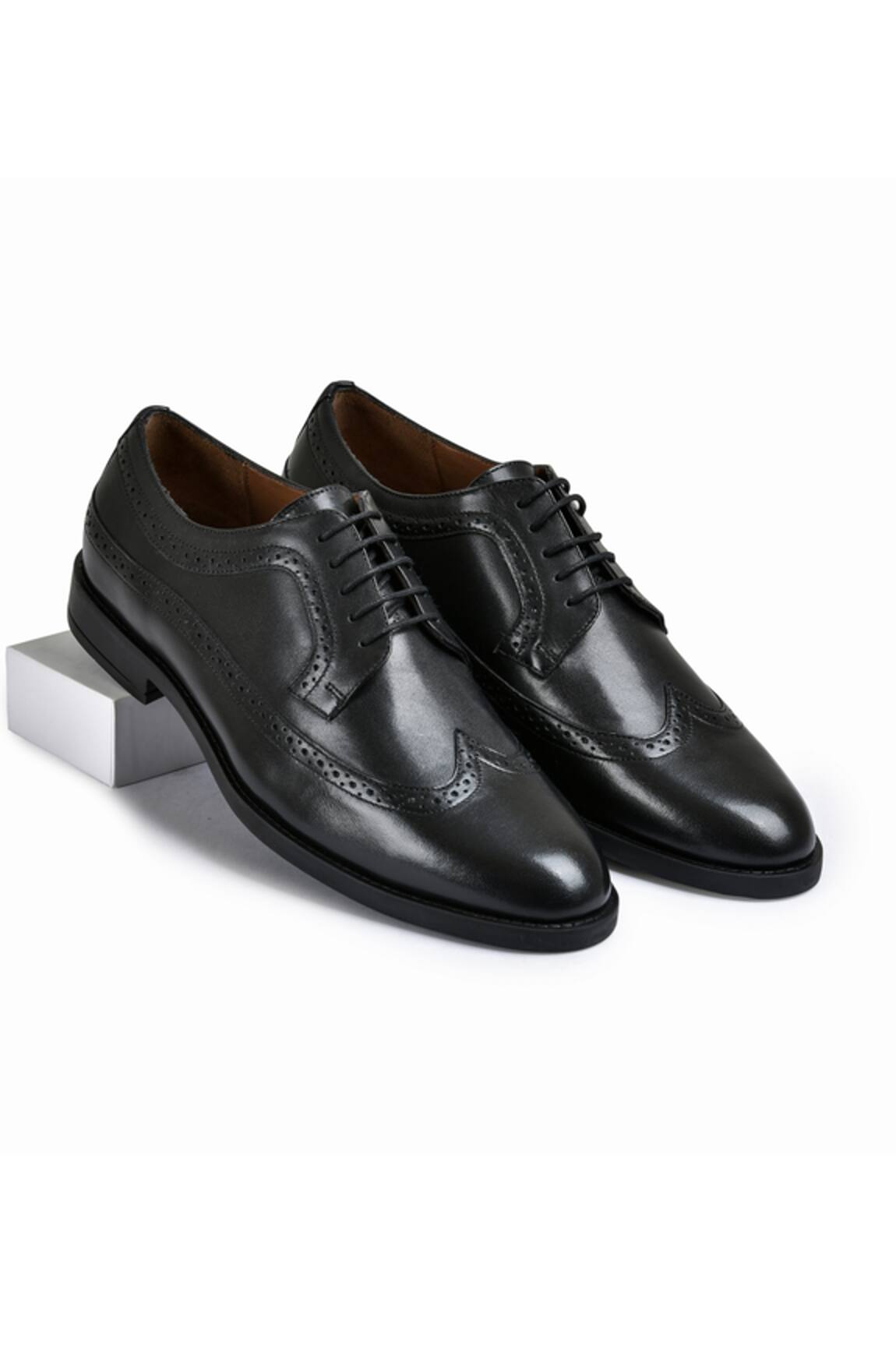 Wednesday Lifestyle Dominic Leather Derby Shoes