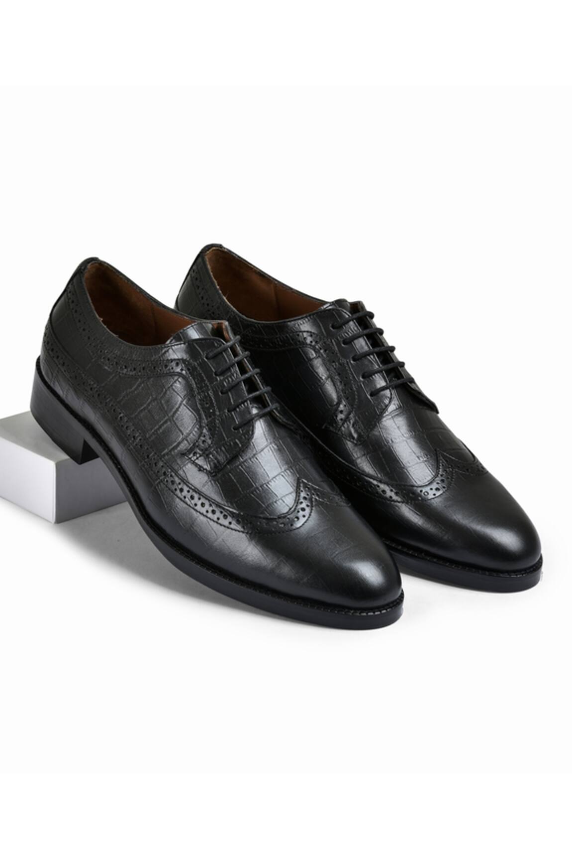 Wednesday Lifestyle Dominic Leather Derby Lace Up Shoes