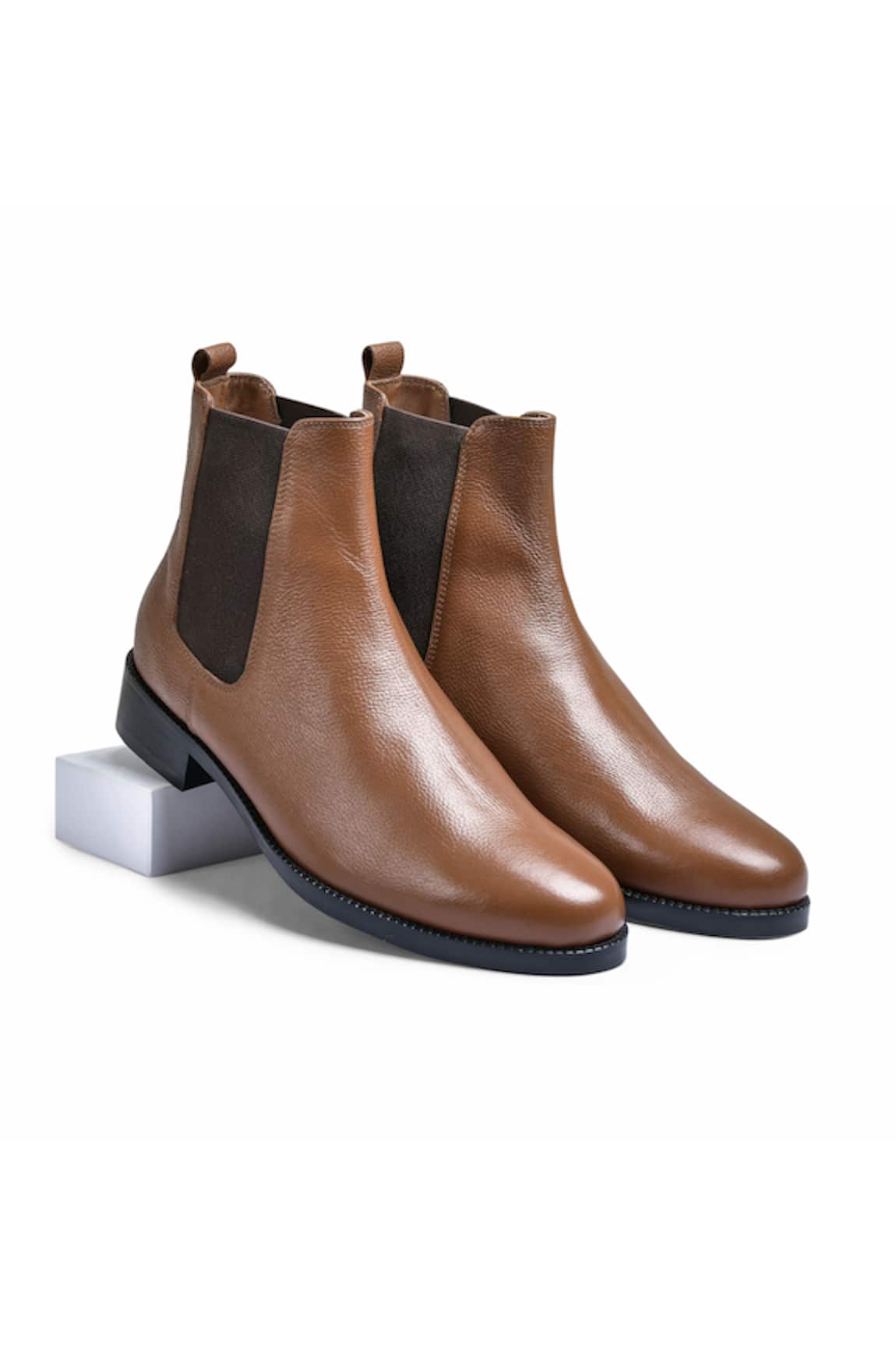 Wednesday Lifestyle Wellington Milled Leather Plain Chelsea Boots 