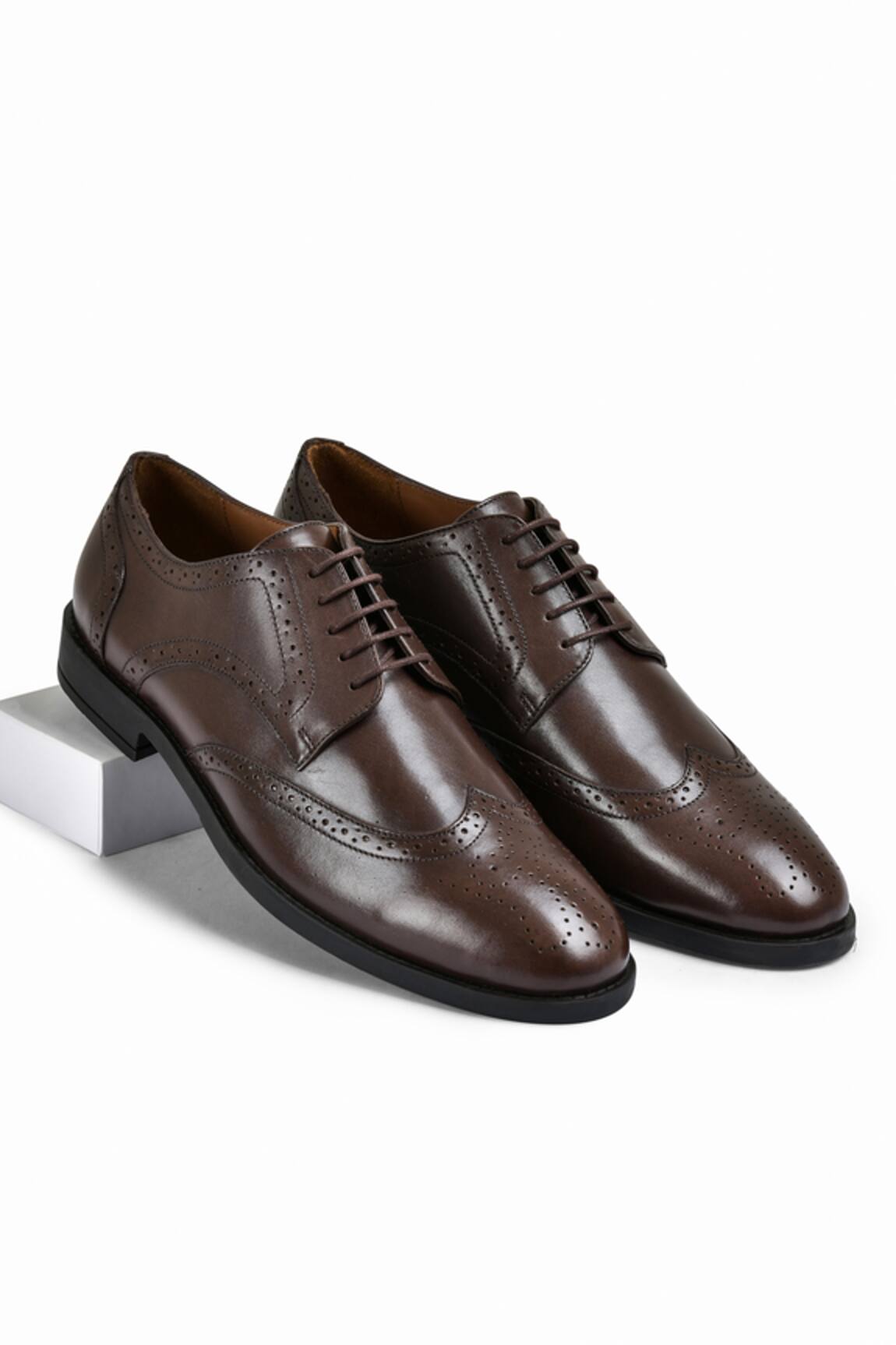 Wednesday Lifestyle Michael II Leather Textured Derby Shoes 