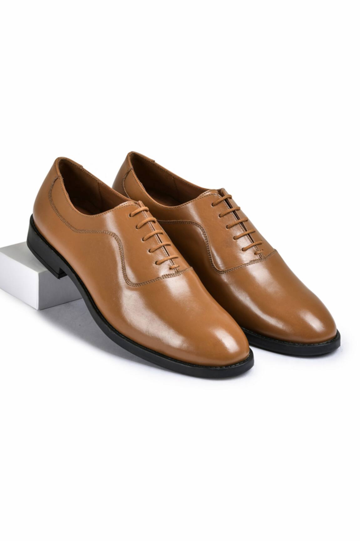 Wednesday Lifestyle Howard Plain Oxford Shoes 