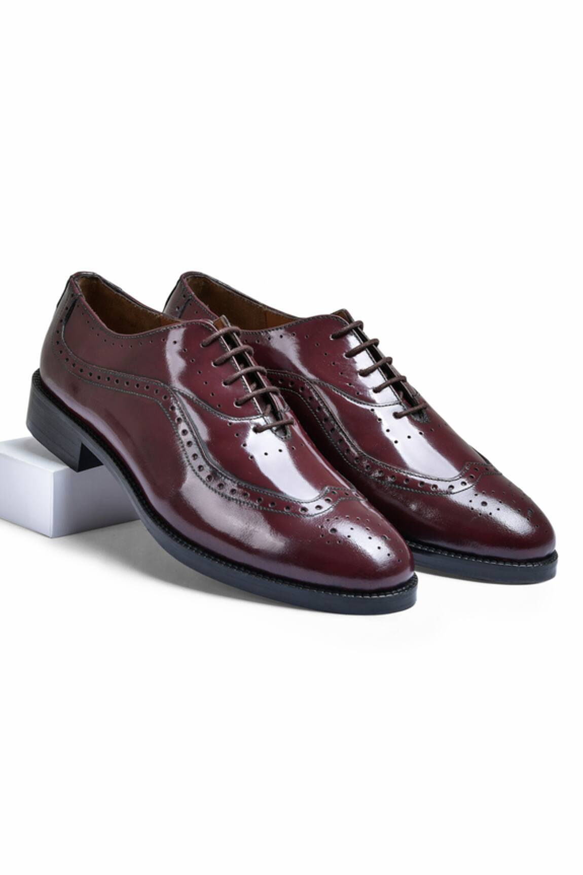 Wednesday Lifestyle Bradley Wholecut Oxford Shoes
