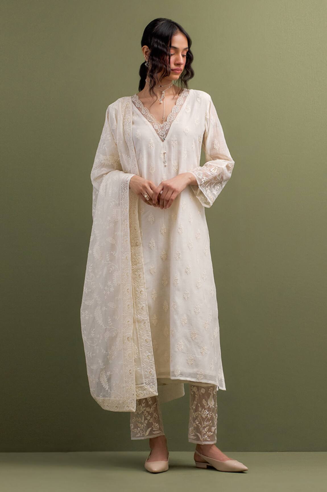 Anantaa By Roohi Floral Thread Embroidered Kurta Pant Set