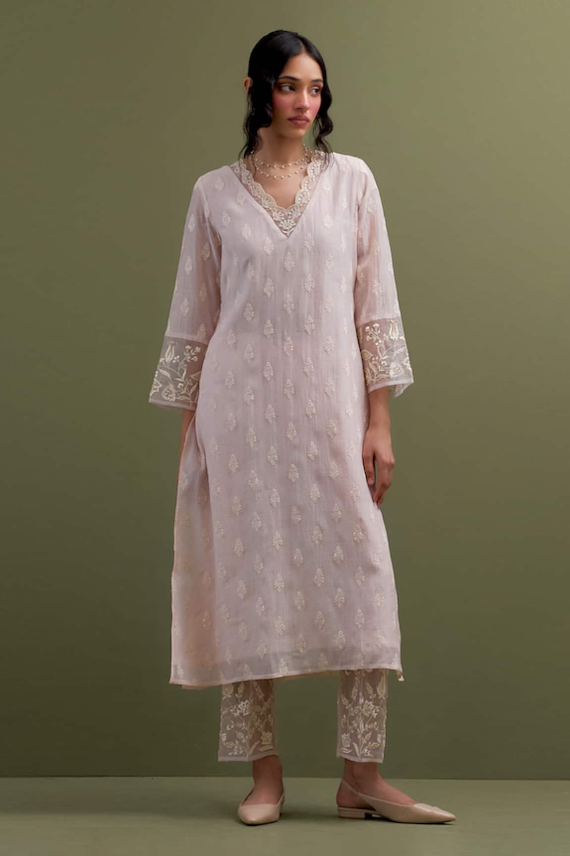 Anantaa By Roohi Floral Resham Embroidered Kurta With Pant