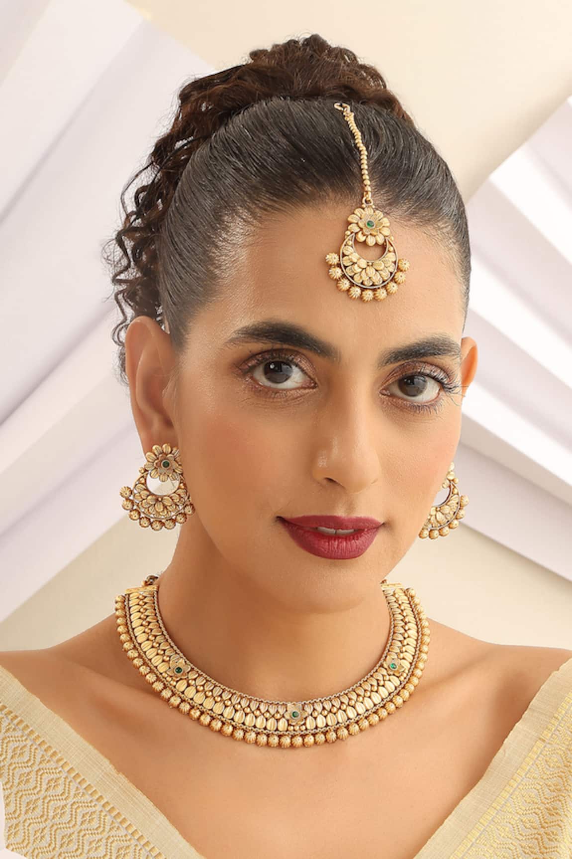 SUIKALA Floret Carved Jewellery Set 