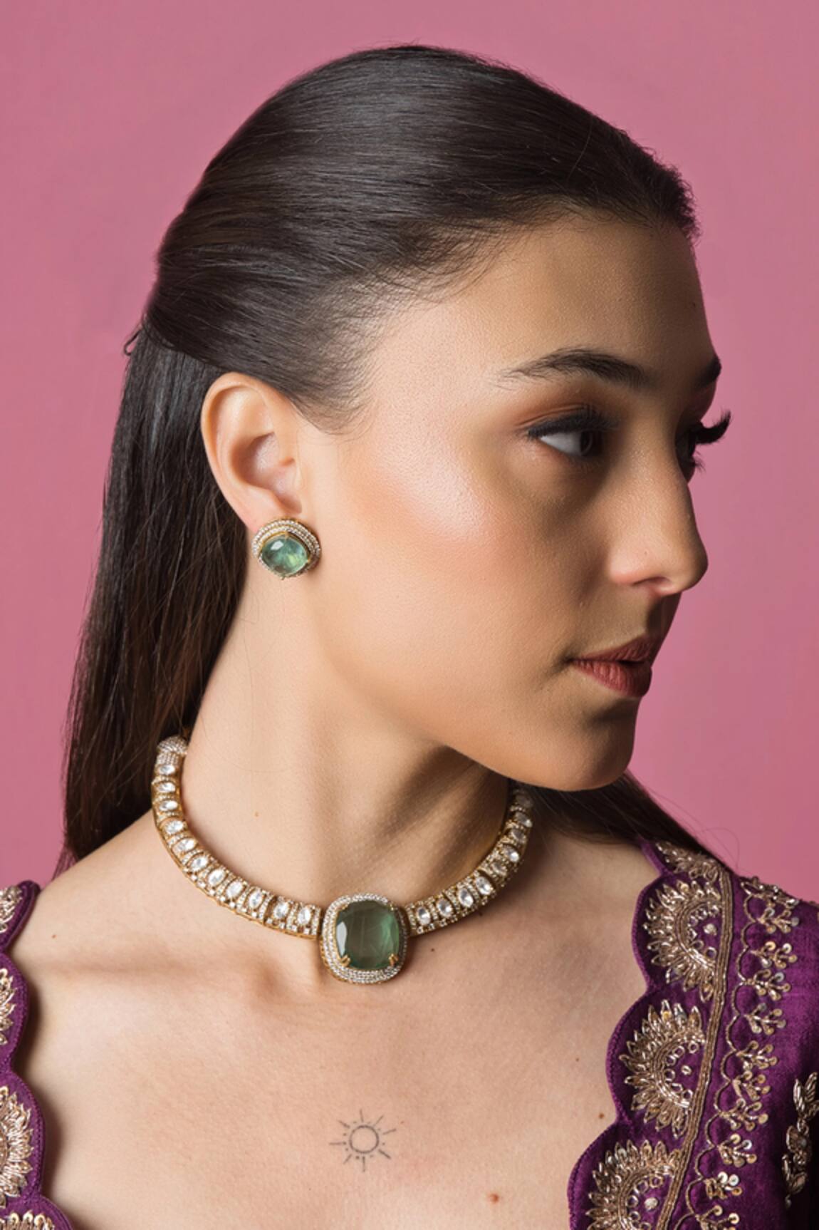 Queens Jewels Emerald Stone Hasli Necklace Set