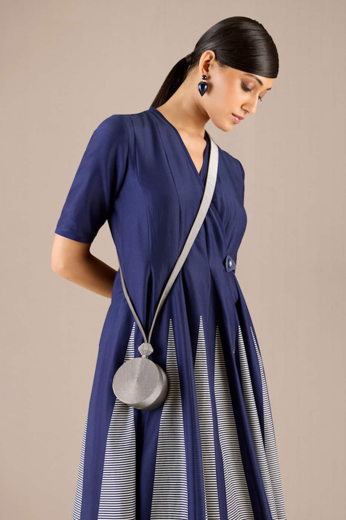 Ampm Linea Metallic Round Sling Bag 