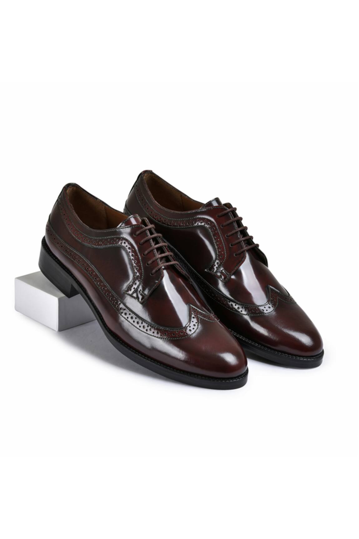 Wednesday Lifestyle Dominic Brogue Pattern Lace Up Shoes