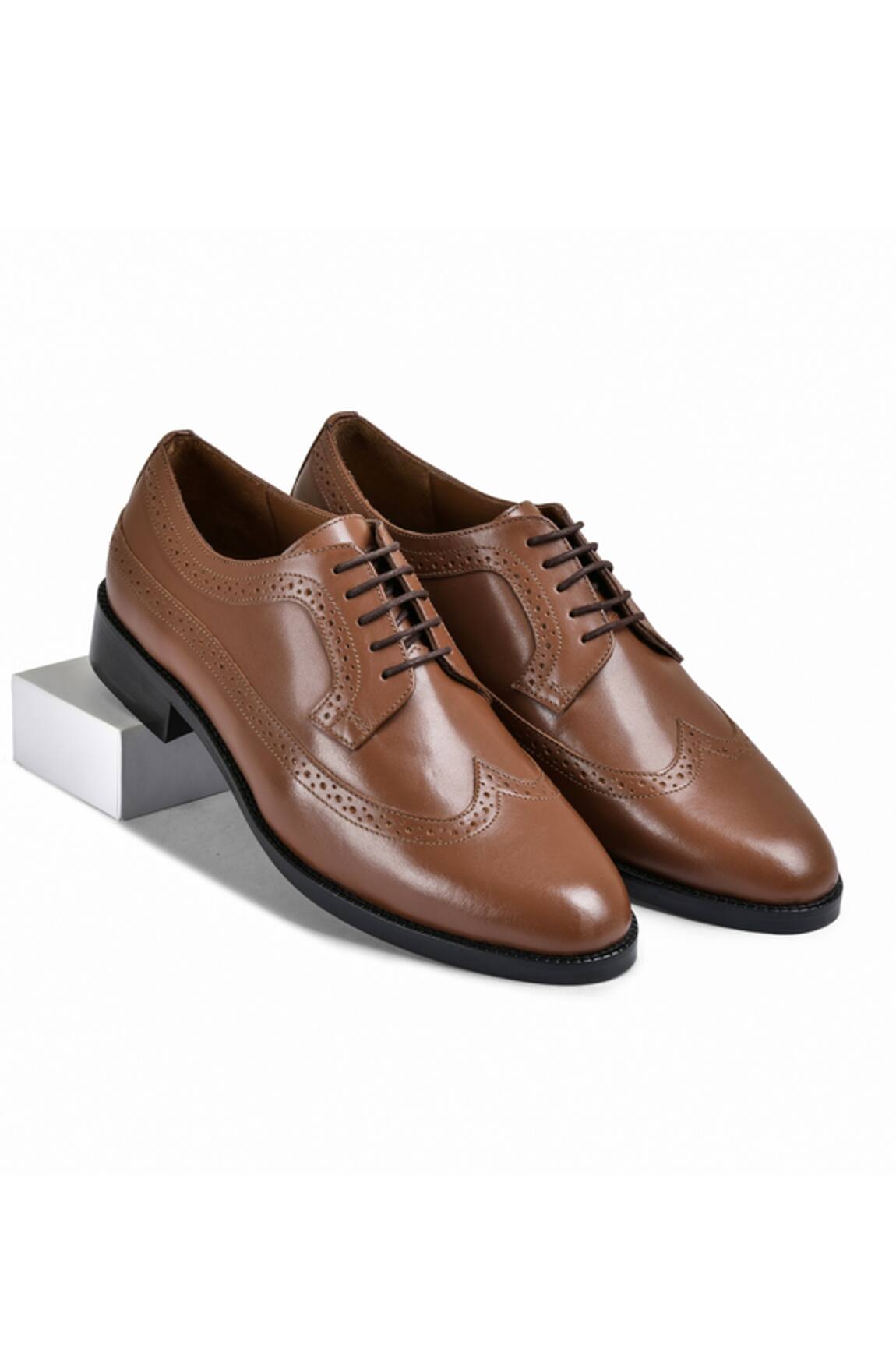 Wednesday Lifestyle Dominic Brogue Cutwork Derby Shoes 
