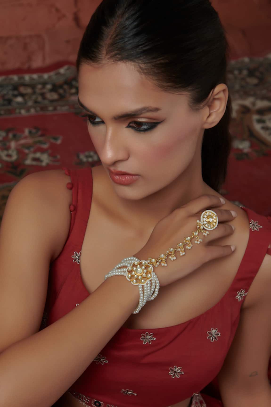 Paisley Pop Floral Kundan Unit Embellished Haathphool 