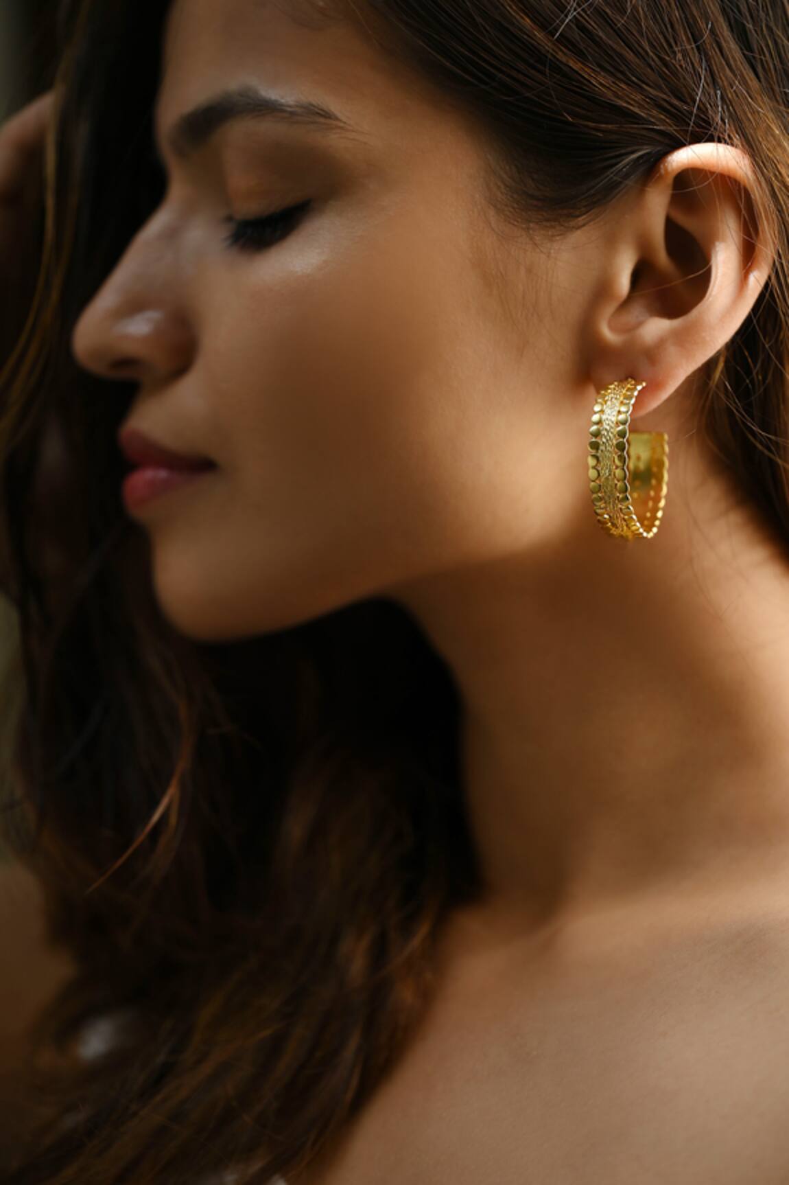 Heena Mittal Suni Textured Hoops 
