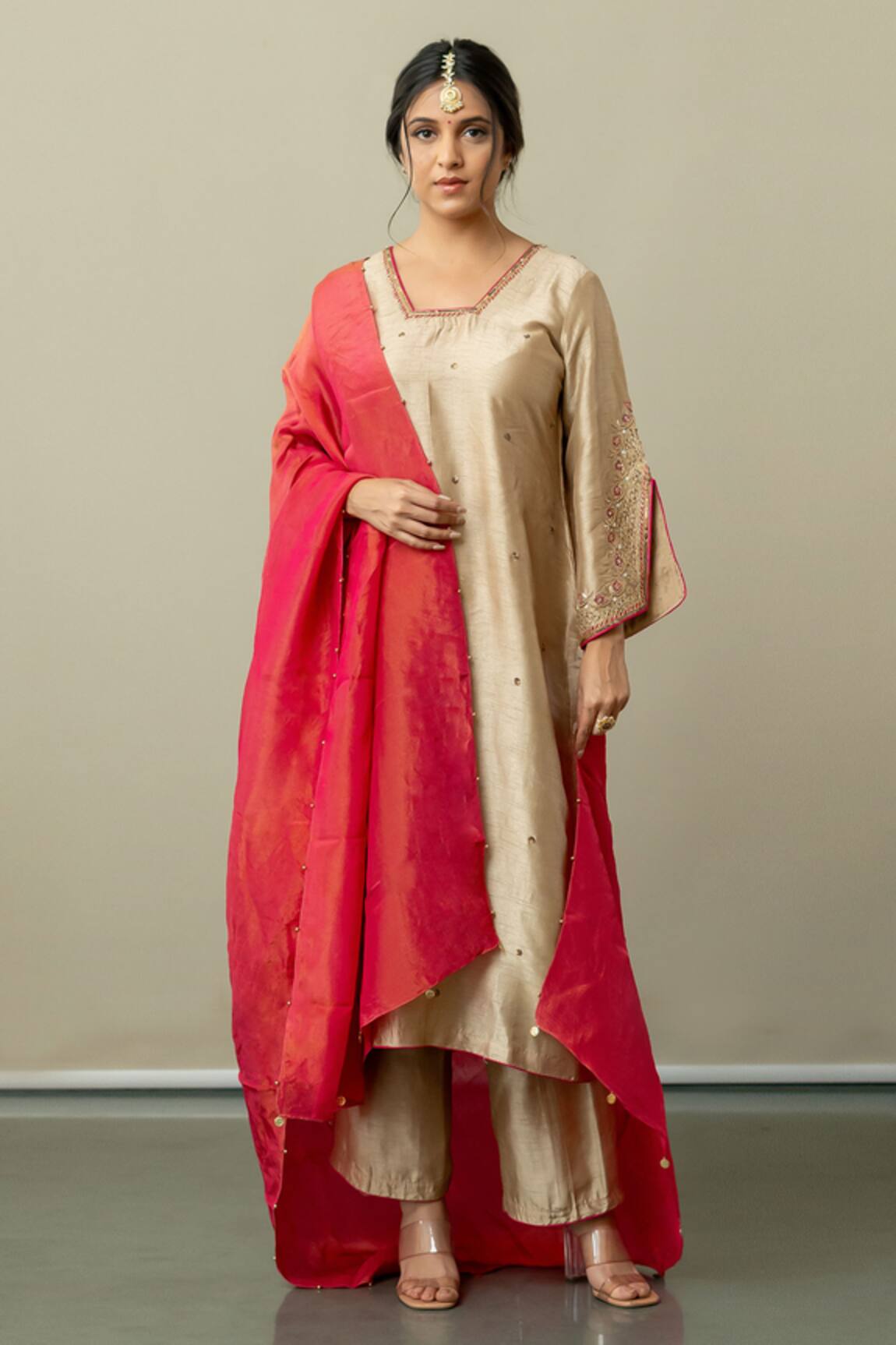 World of Sugandh Blossom Phool Vine Embroidered Kurta Pant Set