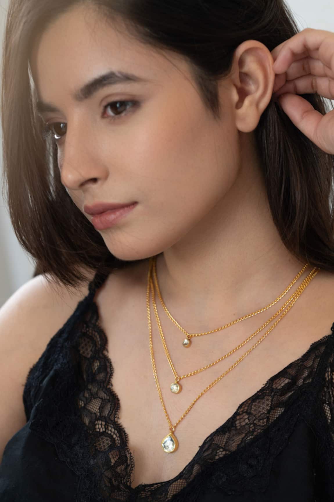 Do Taara Clear Kundan Studded Layered Necklace