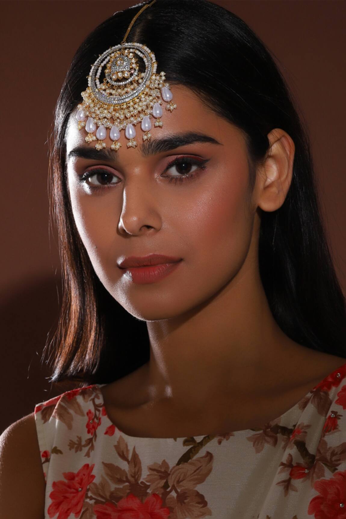 Ruby Raang Floral Carved Maangtikka 
