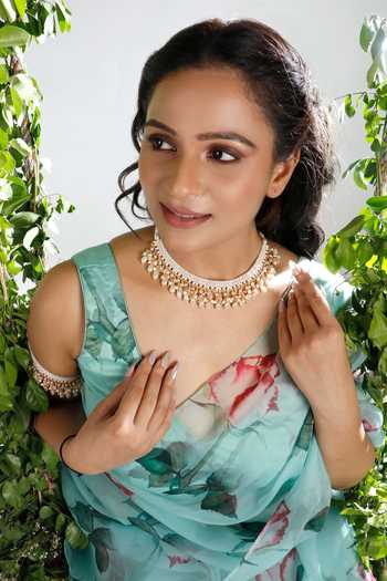 Vaidaan Tilakini Hand Embroidered Choker 