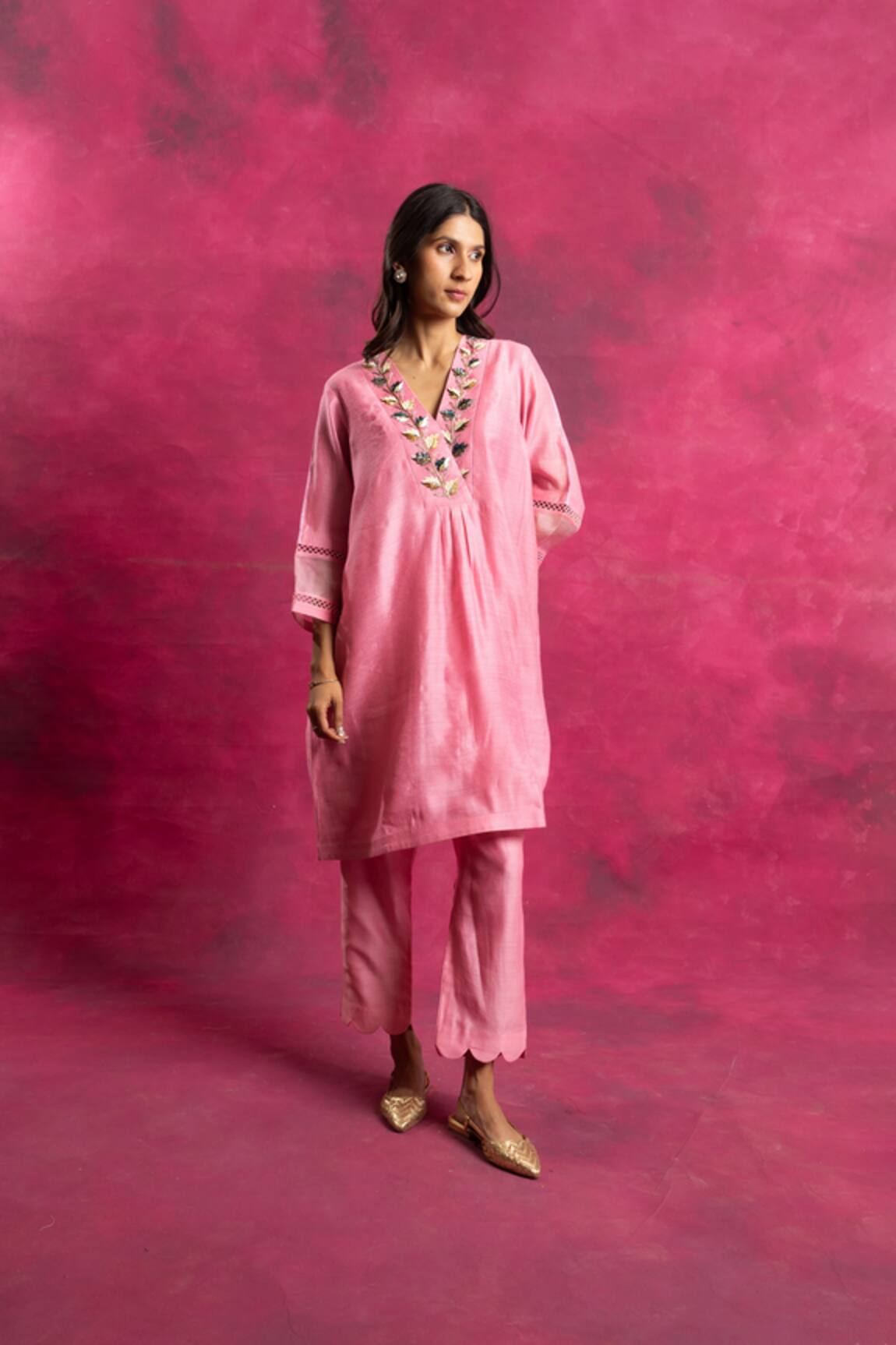 Neitri Roopsaar Embroidered Neckline Kurta & Pant Set 