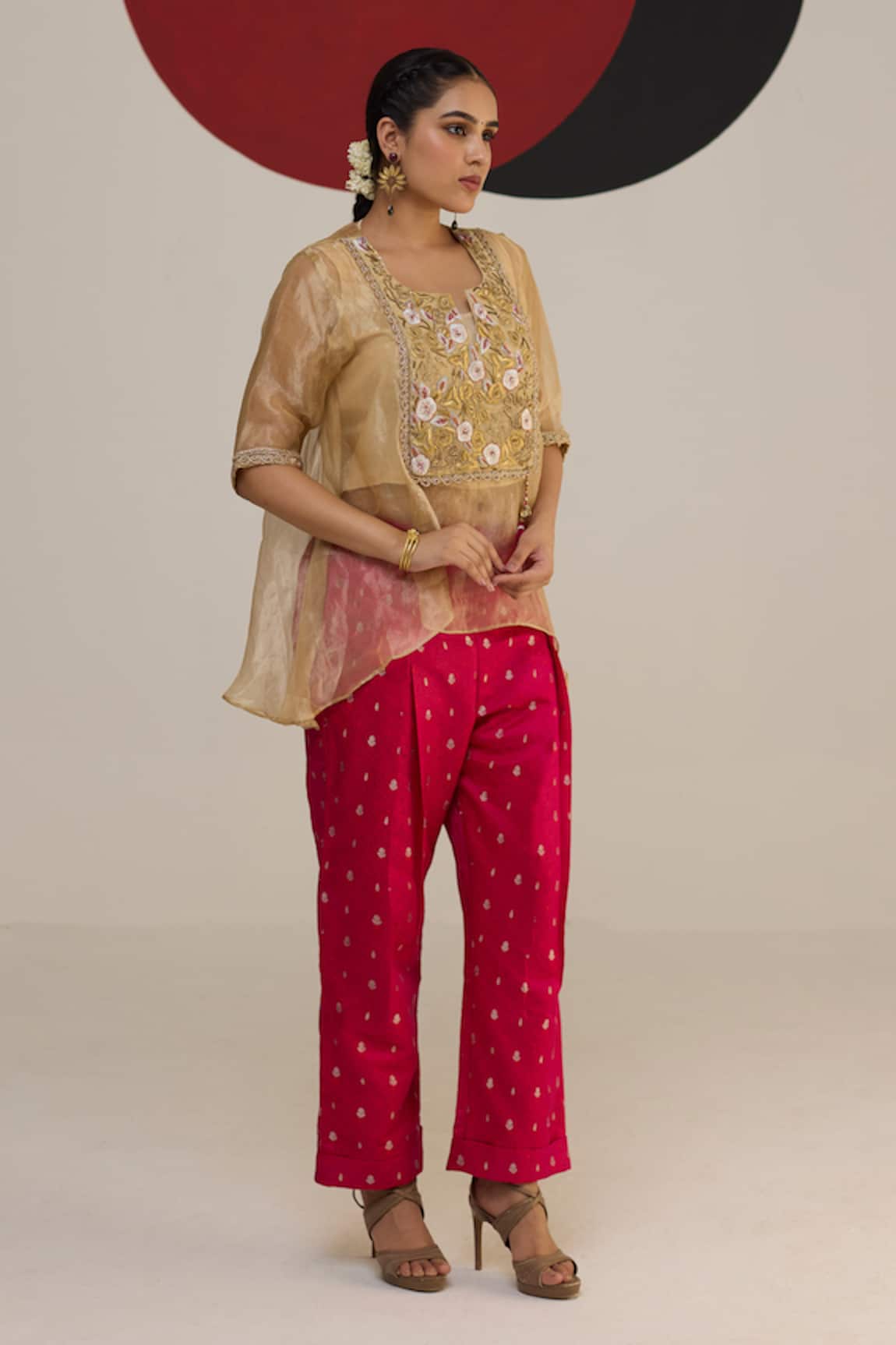 Neitri Lavanya Tissue Floral Embroidered Kurta Pant Set 