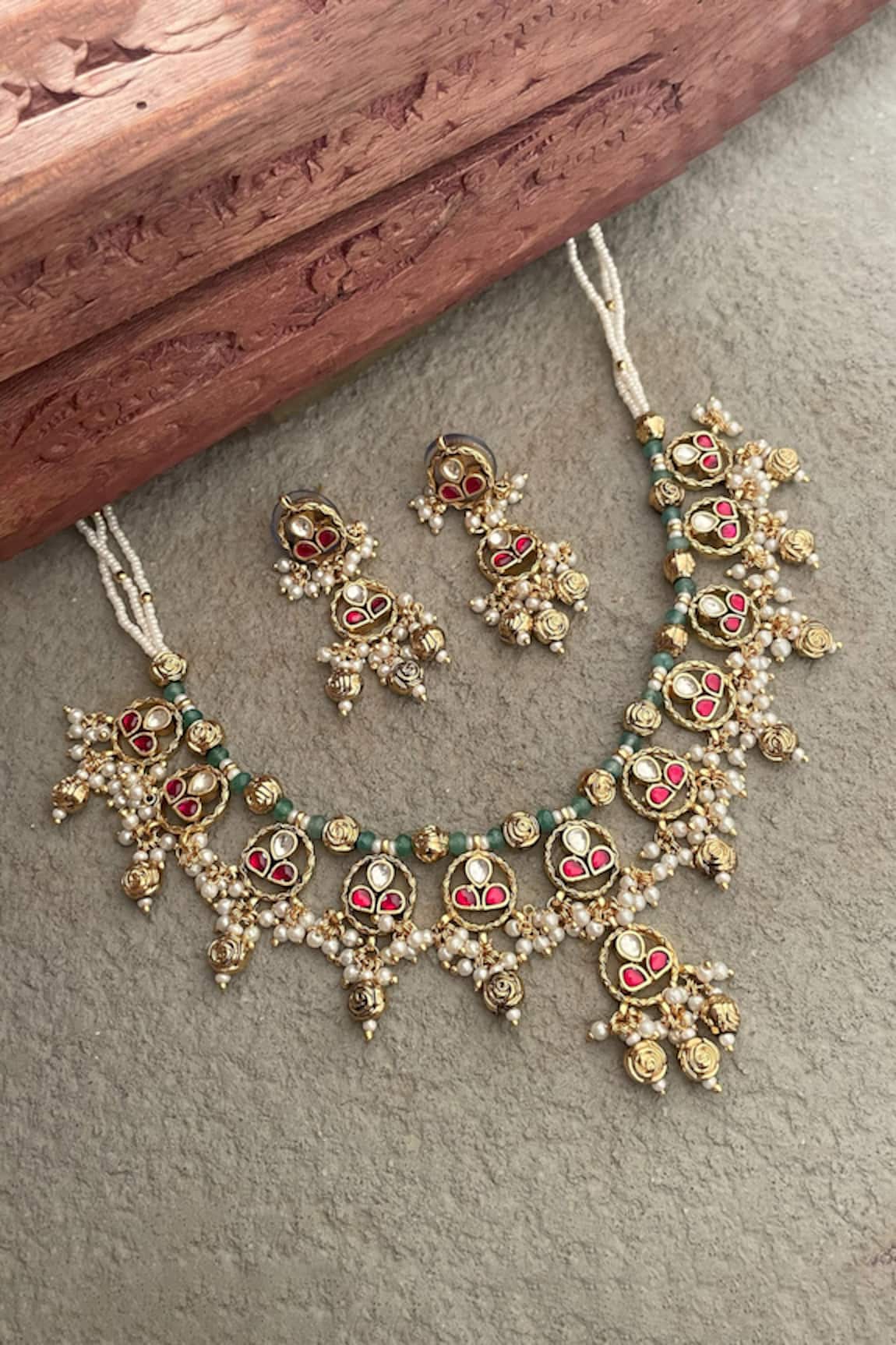 Saga Jewels Geometric Carved Motif Embellished Necklace Set 