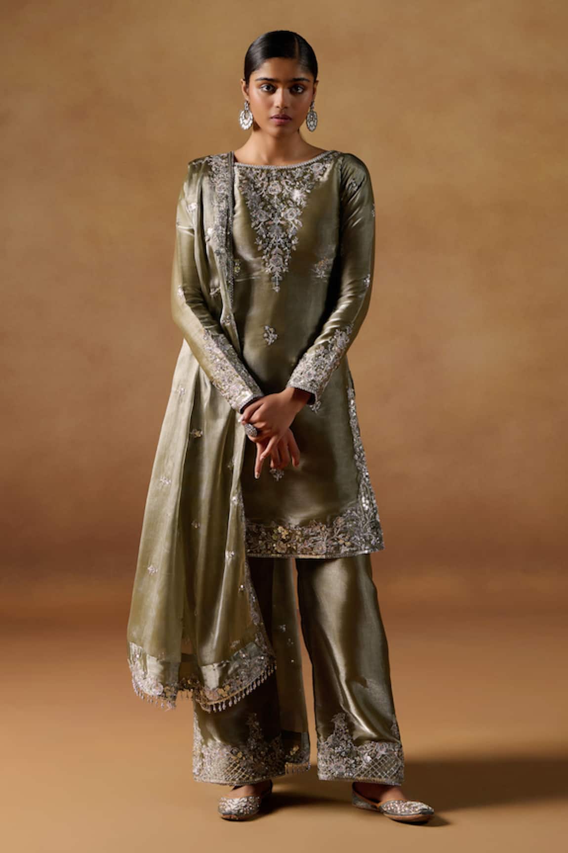 Lashkaraa Floral Zari Embroidered Kurta Set