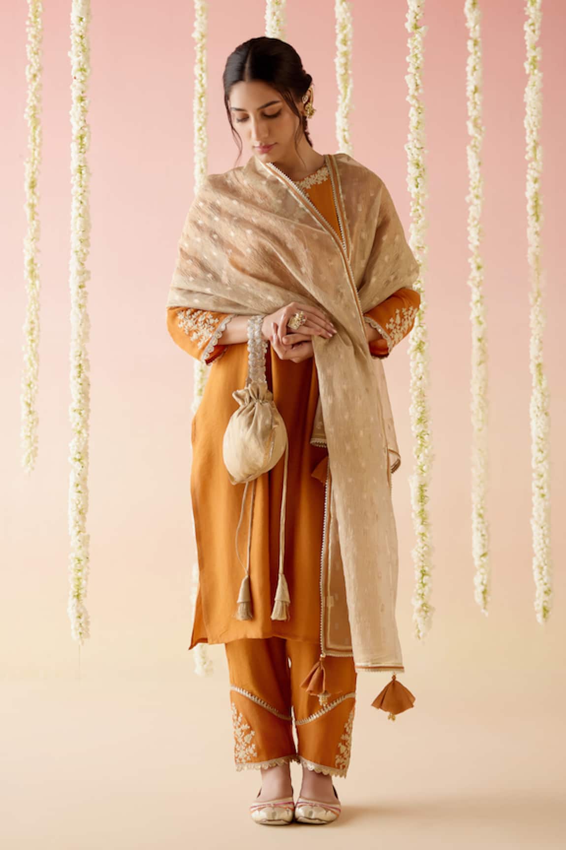 Nero India Gota Aari Embroidered Kurta With Pant 