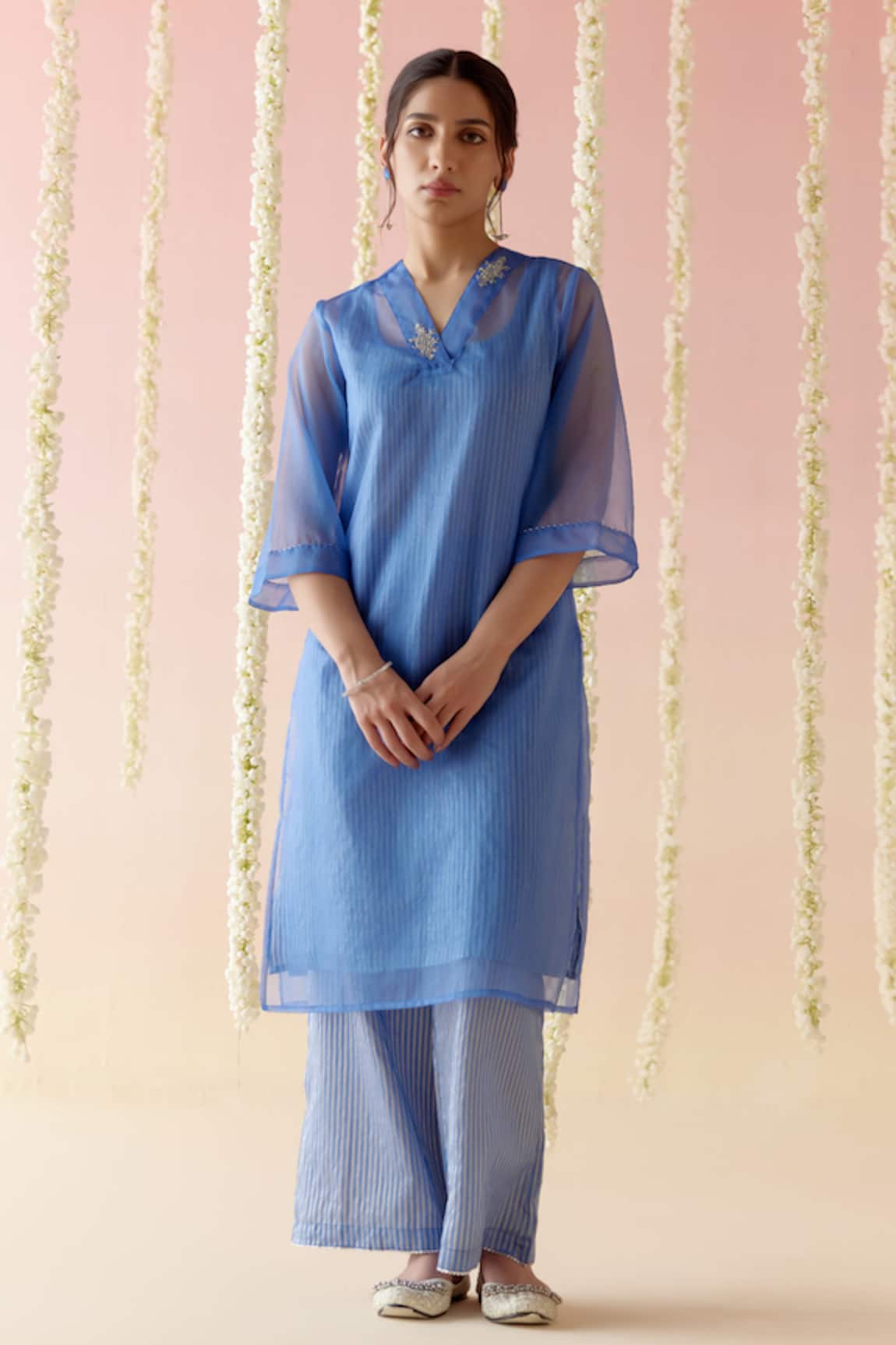 Nero India French Knot Embroidered Kurta With Pant 