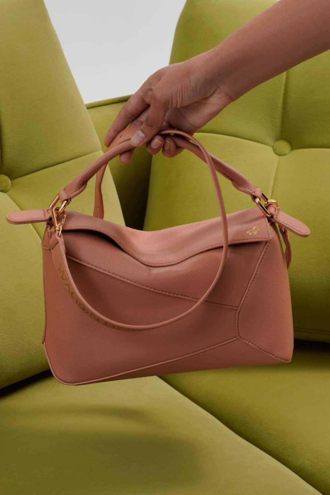 Wagon Horse Verano Rose Cuboid Shaped Bag 