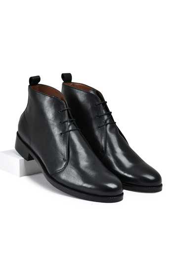 Wednesday Lifestyle Philip Leather Chukka Boots 