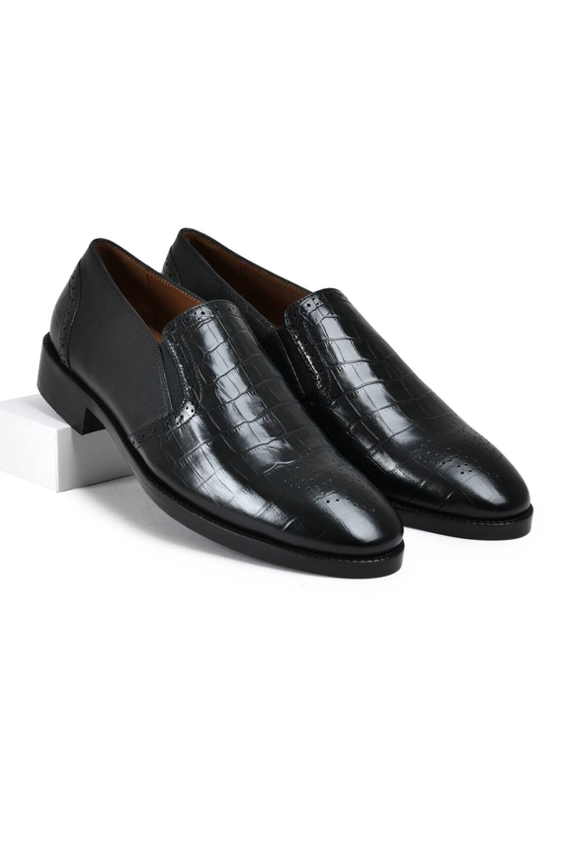 Wednesday Lifestyle Roy Leather Half Textured Loafers 