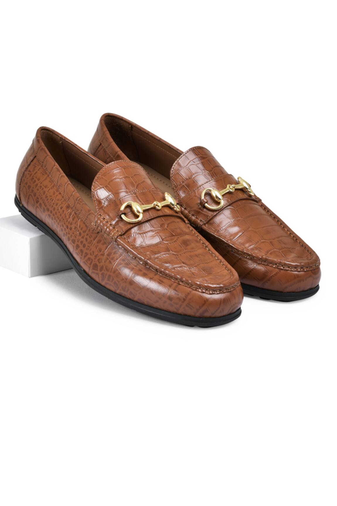 Wednesday Lifestyle Steve Embellished Textured Moccasin 