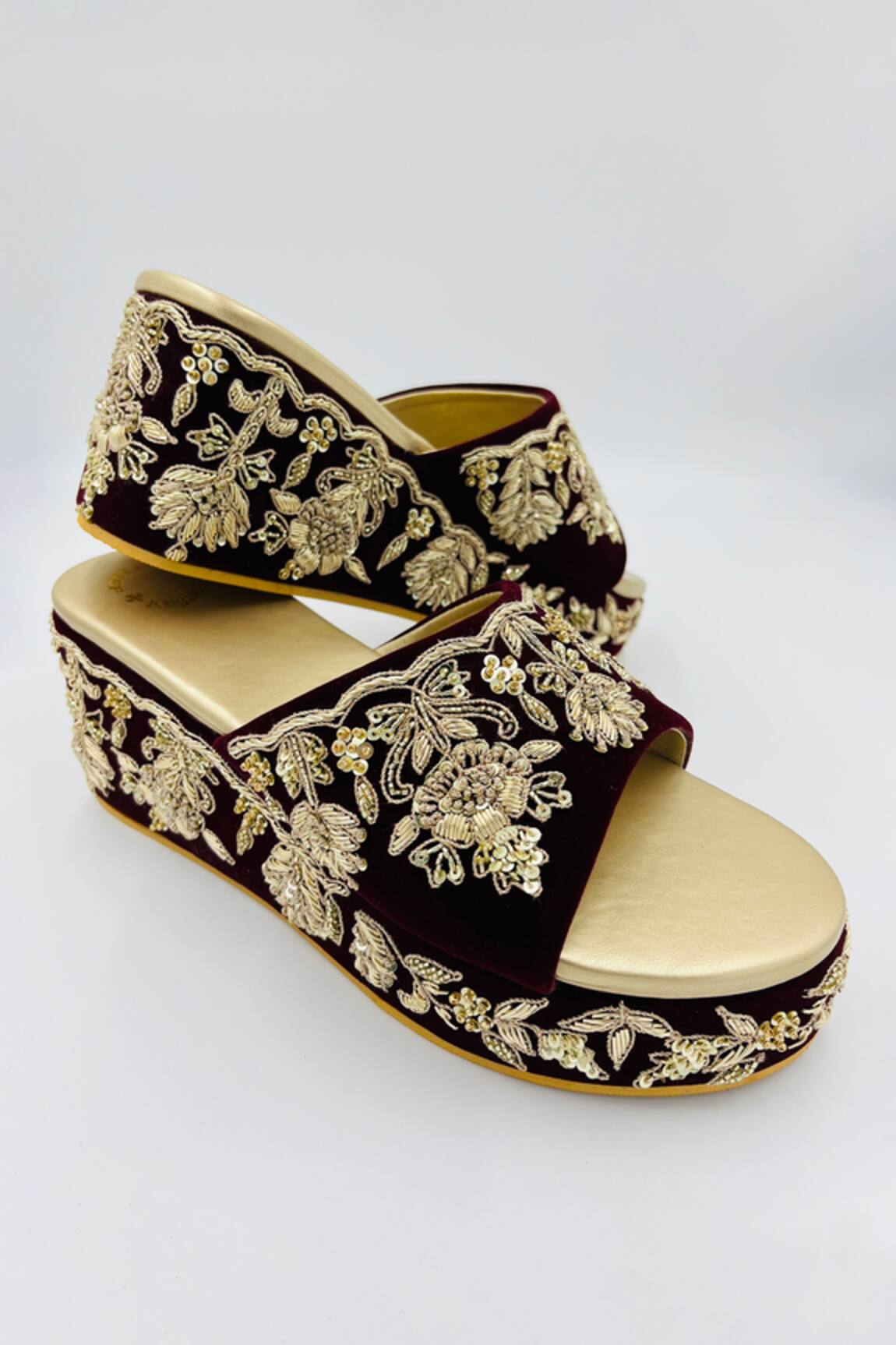 Shiveen Shiveen Roshana Tapta Zardozi Embroidered Wedges 