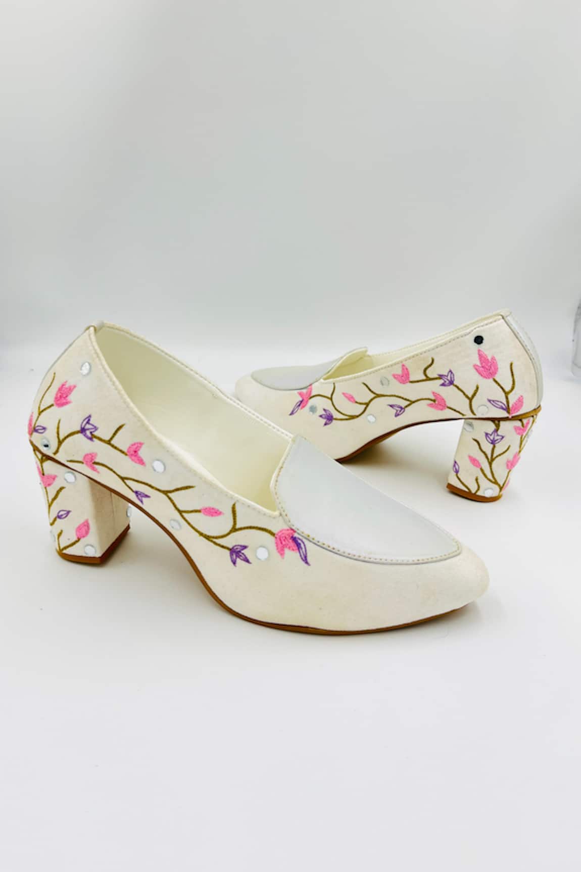 Shiveen Shiveen Ahan Floral Embroidered Mules 