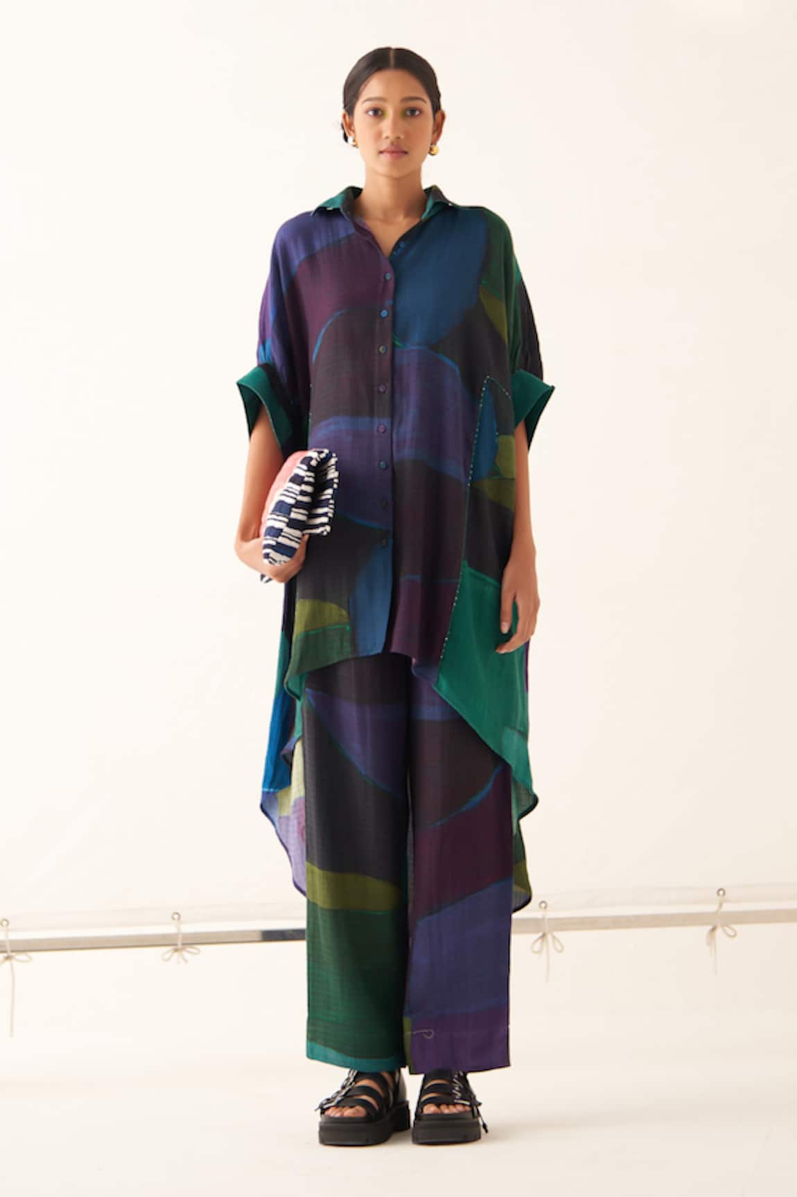 OFRIDA Abstract Print Tunic & Pant Set 