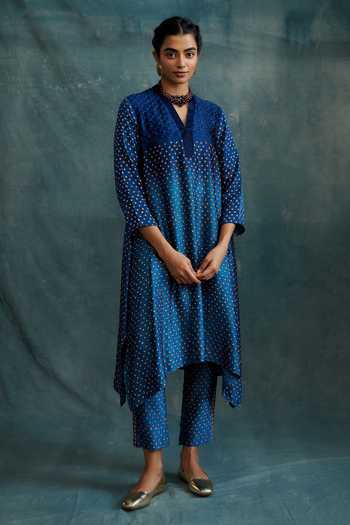 KRISHNA MEHTA Knotted Bandhej Embroidered Ombre Kurta With Pant 