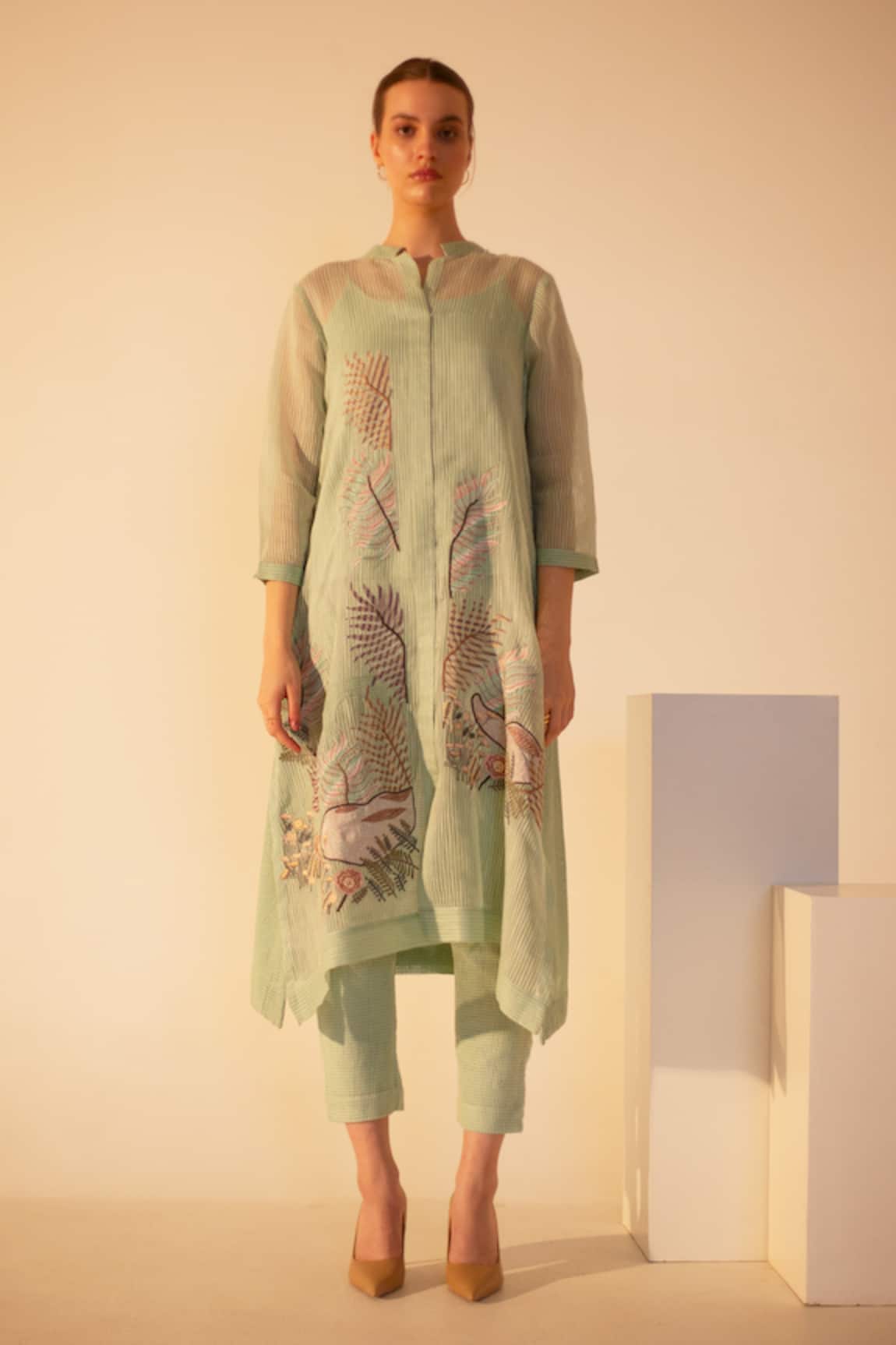 Oja Floral Applique Work Kurta With Pant