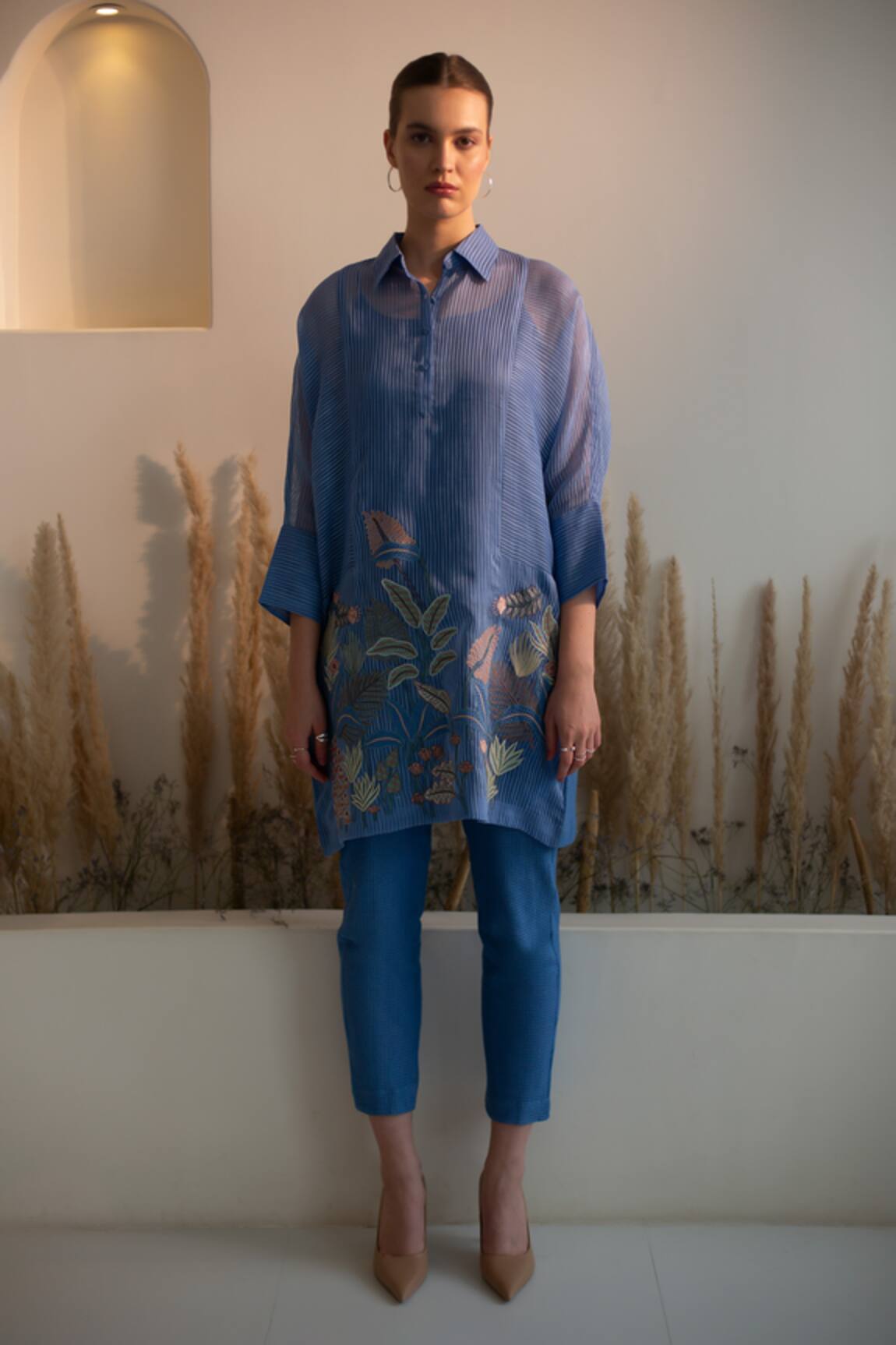 Oja Leaves Knit Applique Work Kurta With Pant