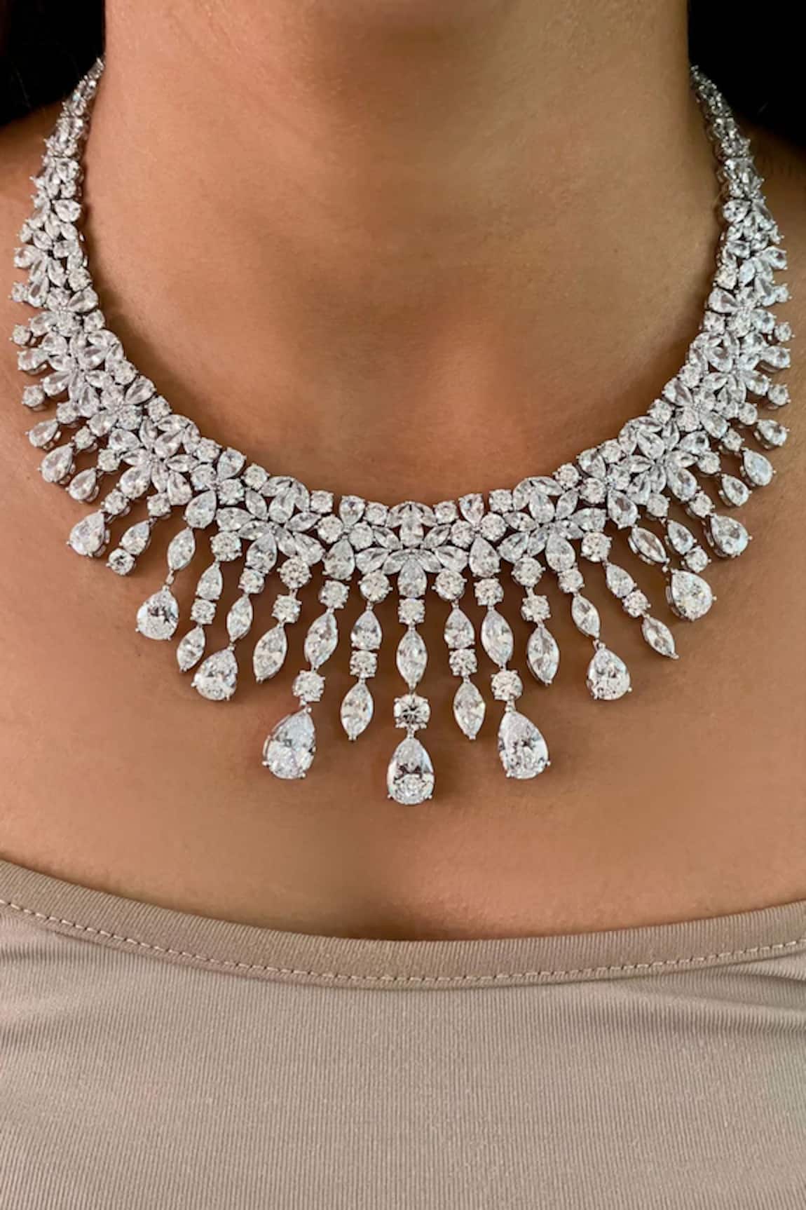 PRERTO Bee Dimonte Drops Necklace Set