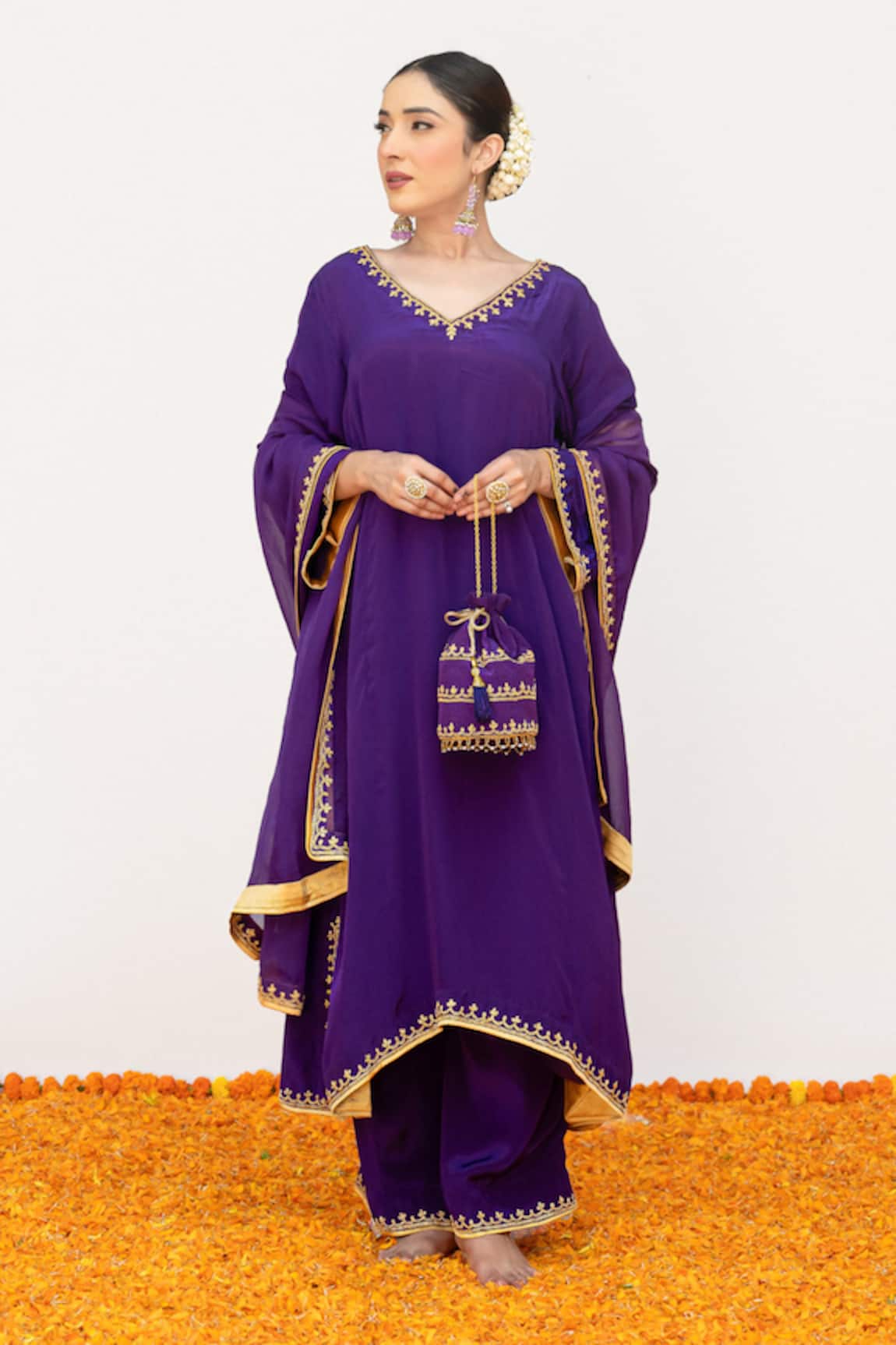 Daljit Sudan Floral Vine Embroidered Border Kurta Pant Set