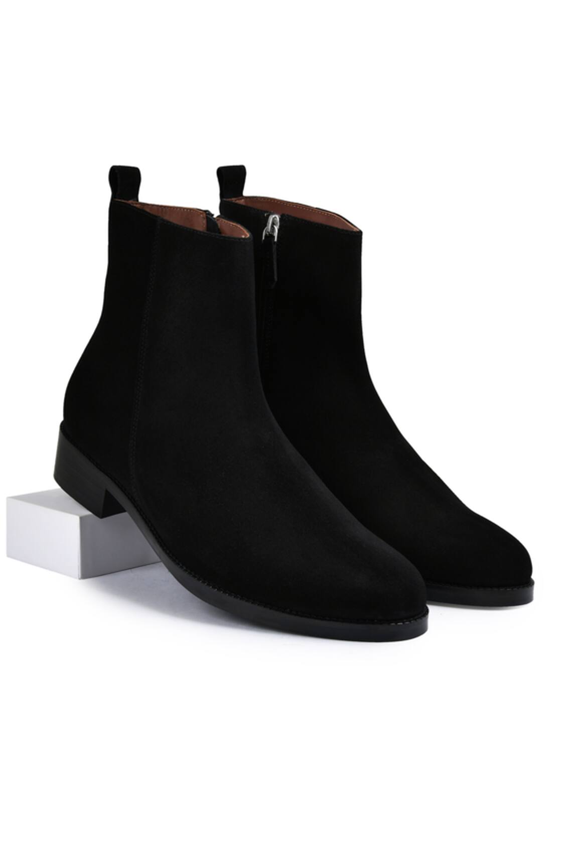 Wednesday Lifestyle Lord Leather Chain Boots